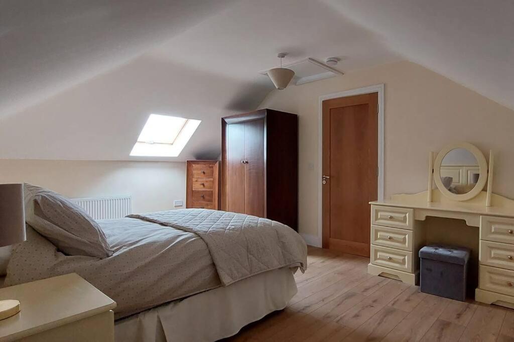 Modern Countryside Apartment Killmallock Lodge เอนนิสคอร์ธี ภายนอก รูปภาพ