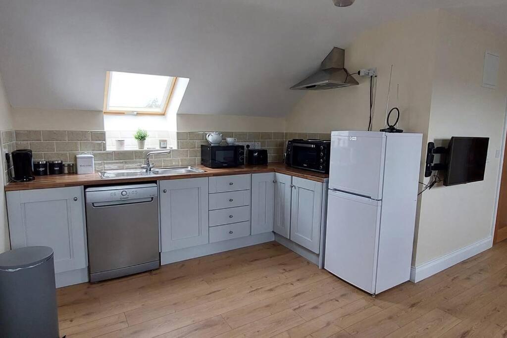 Modern Countryside Apartment Killmallock Lodge เอนนิสคอร์ธี ภายนอก รูปภาพ